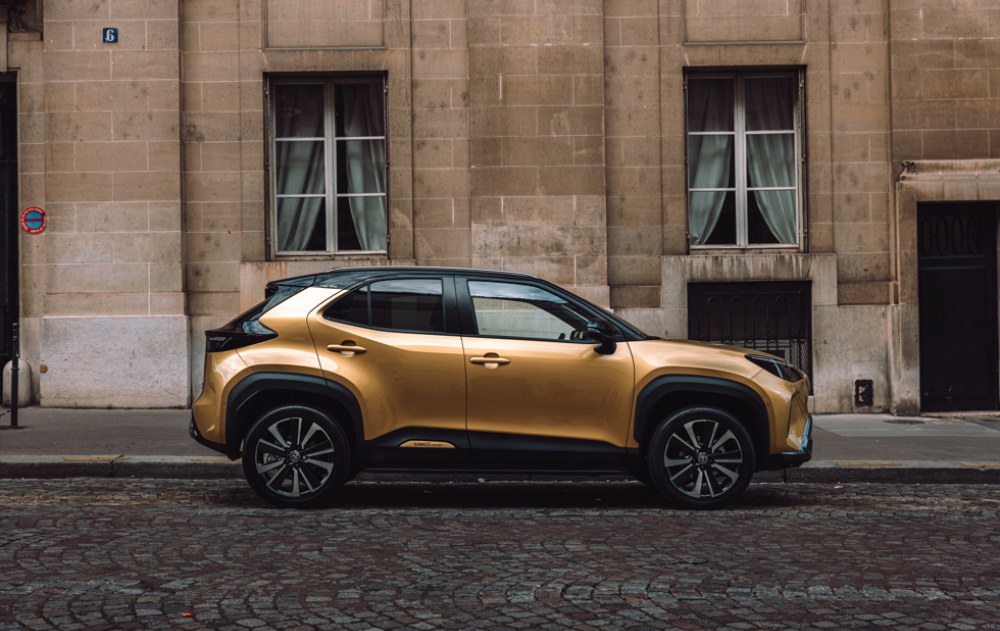 Toyota Yaris Cross in Gold